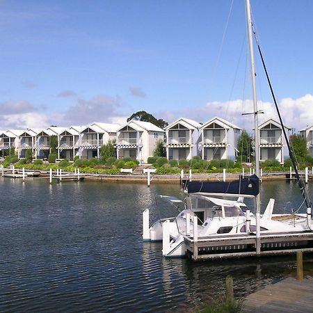 Captains Cove Waterfront Resort Paynesville Exterior photo